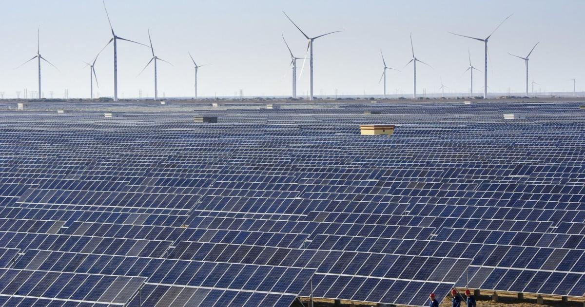 インドは入札を招待します。1.2GW 太陽光および風ハイブリッド発電プロジェクト